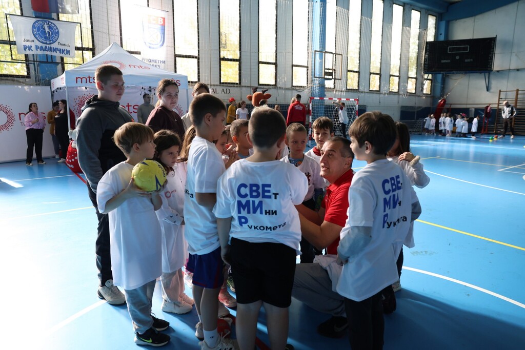 IMG 65708564cfed1e11bc4775793bfce408 V